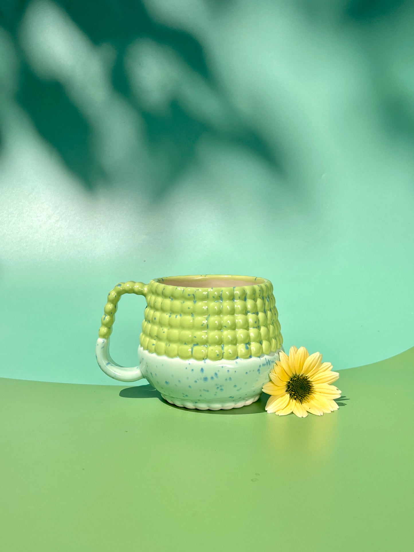 Ludo Mug with Big Dimple Top in Aqua Green Speck