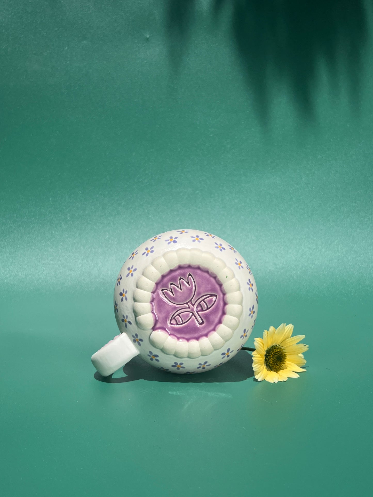 Ludo Mug with Big Dimple Top in Purple Flower