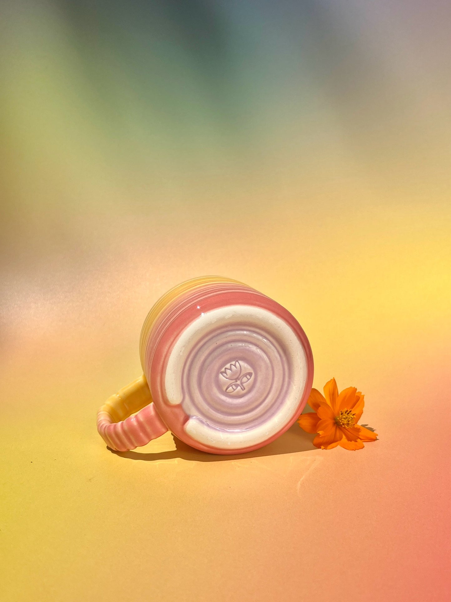 Rizzo Mug with Horizontal Texture in Sunrise Fade