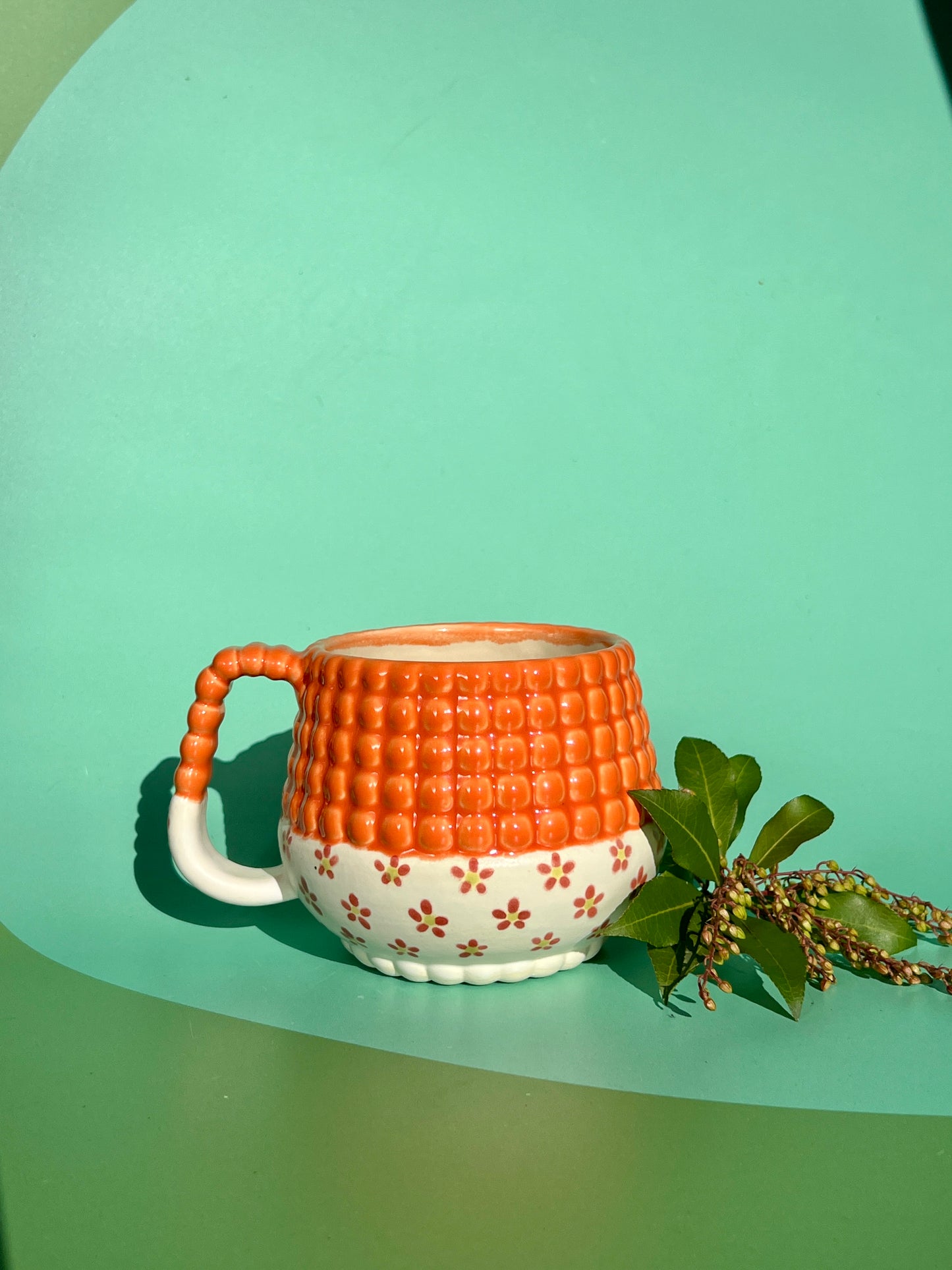 Ludo Mug with Big Dimple Top in Red Flower