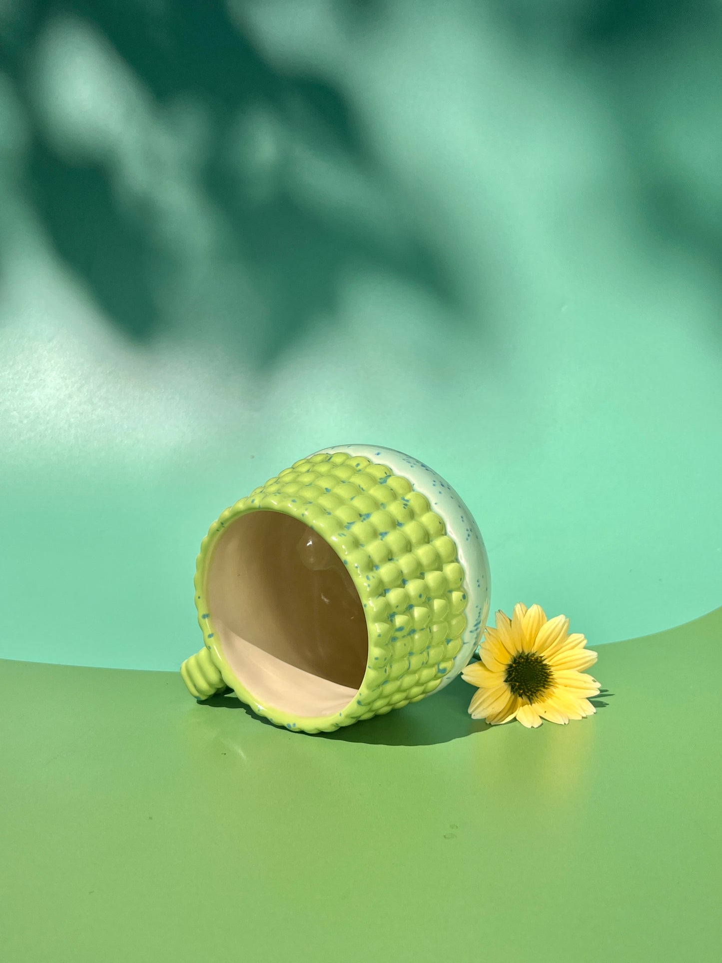 Ludo Mug with Big Dimple Top in Aqua Green Speck