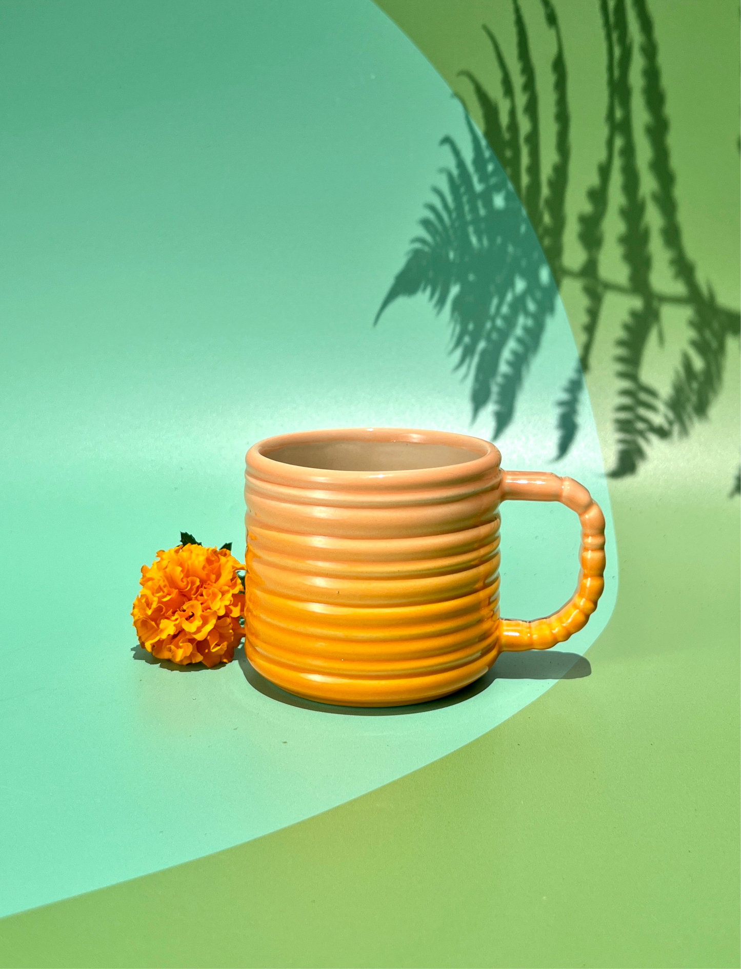 The 10oz Rizzo Mug with Horizontal Texture in Oranges Fade