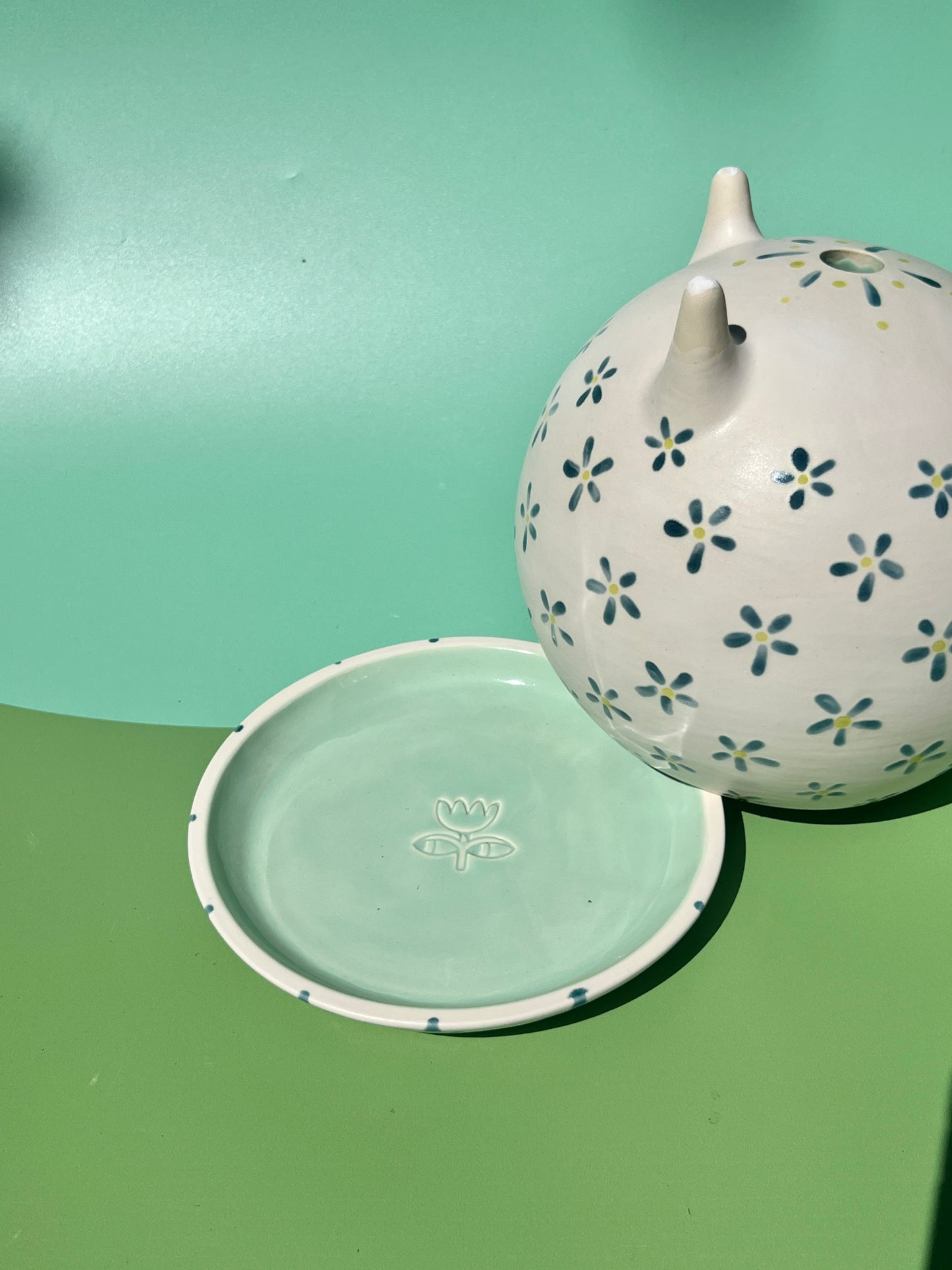 The Big Billina Planter in Teal Flower