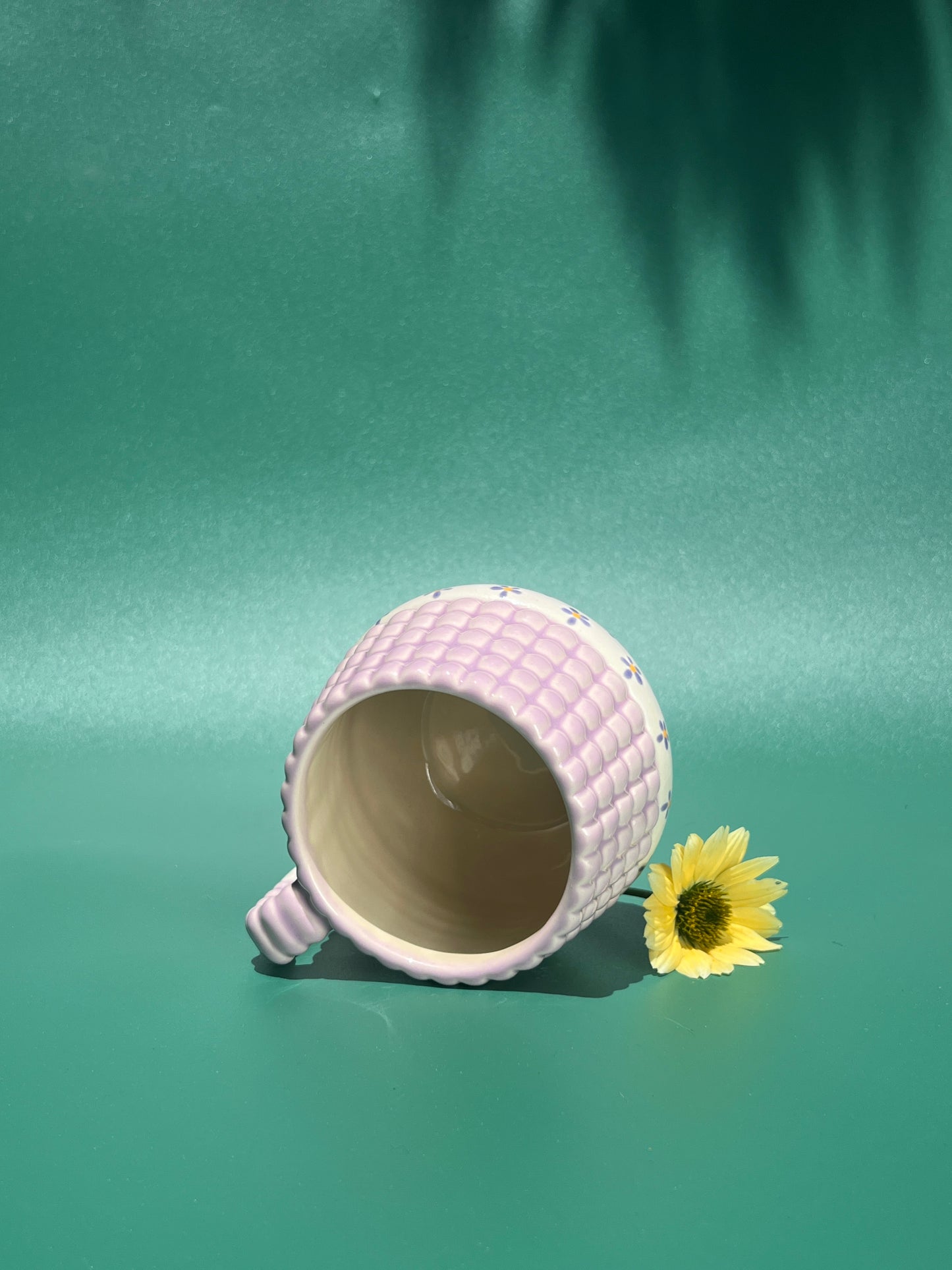 Ludo Mug with Big Dimple Top in Purple Flower