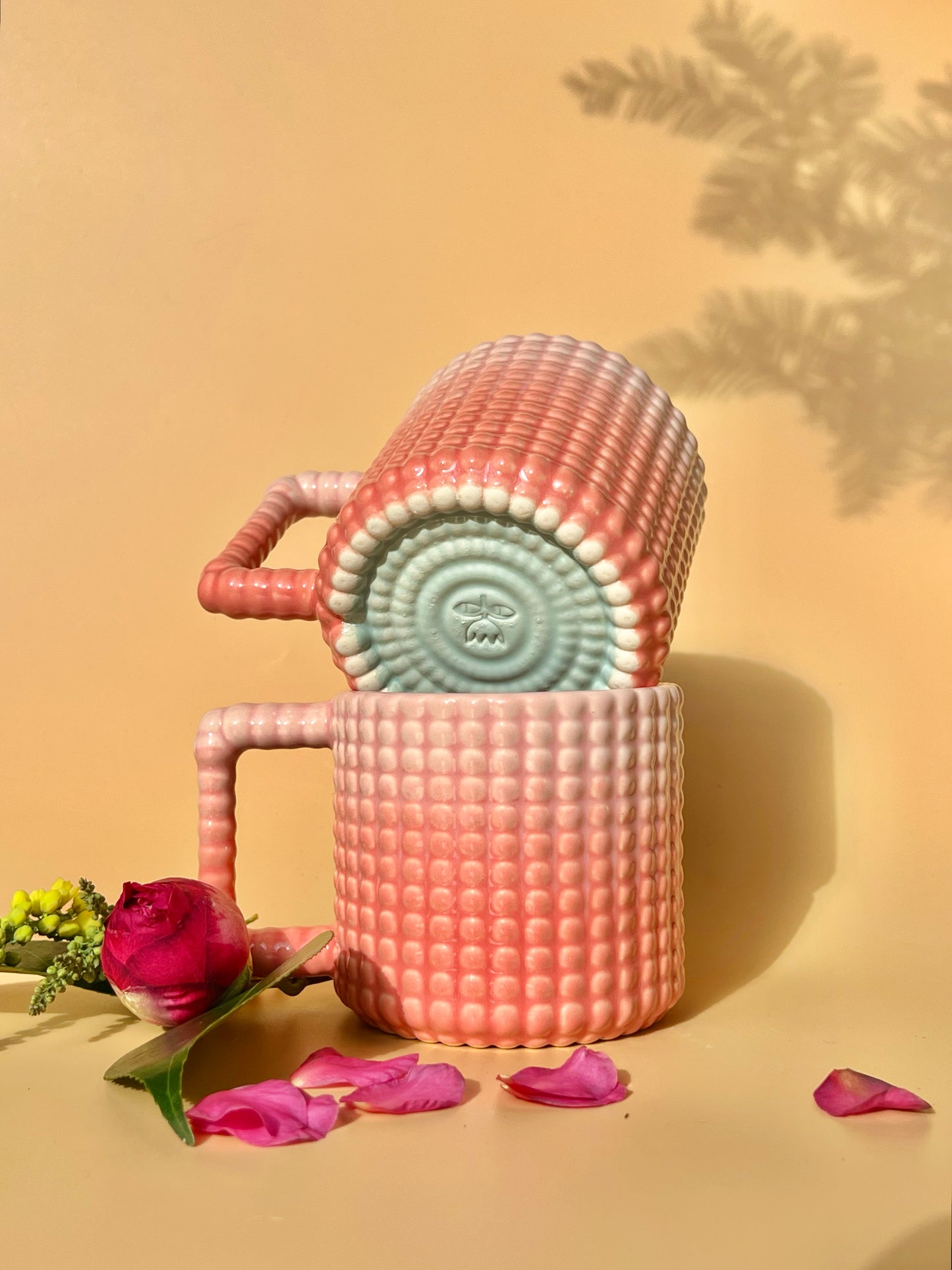 Gozarian Mug with Big Dimple Texture in Pink Fade
