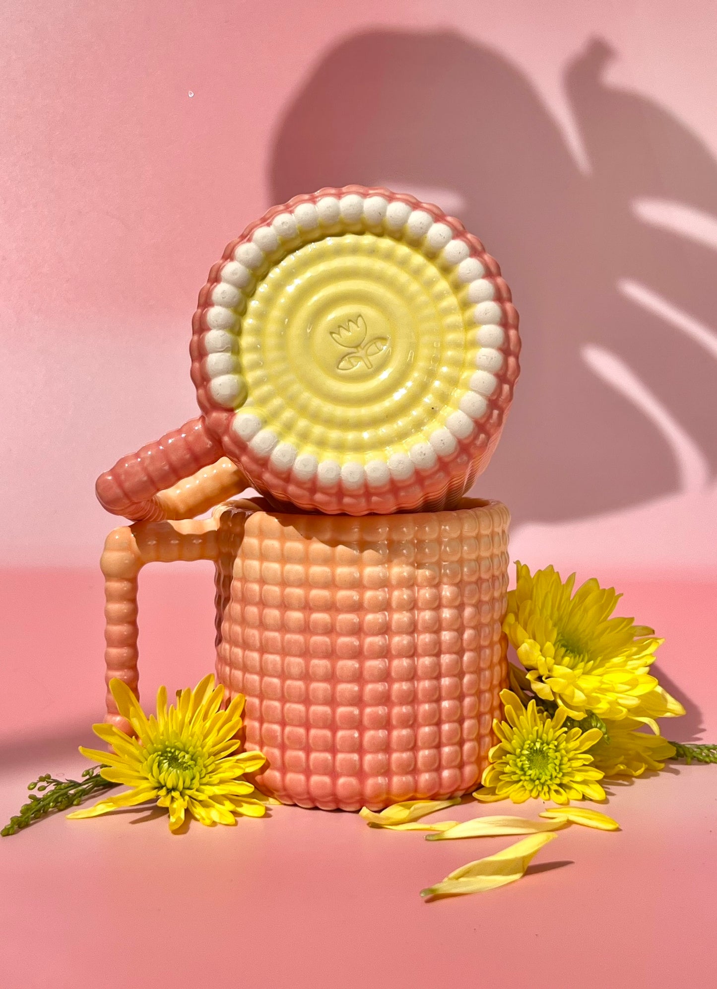 PREORDER Gozarian Mug with Big Dimple Texture in Peach Pink Fade