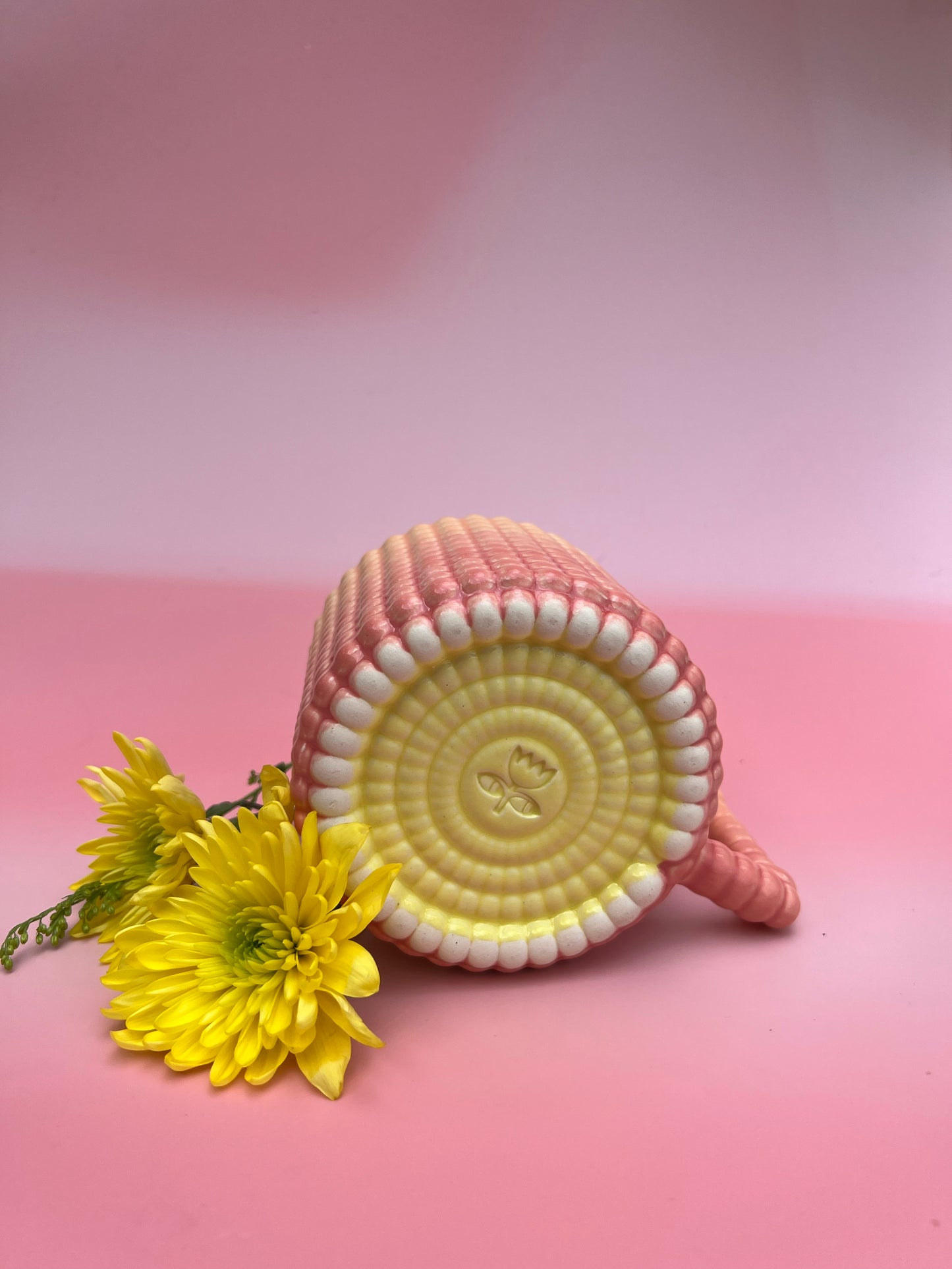 PREORDER Gozarian Mug with Big Dimple Texture in Peach Pink Fade