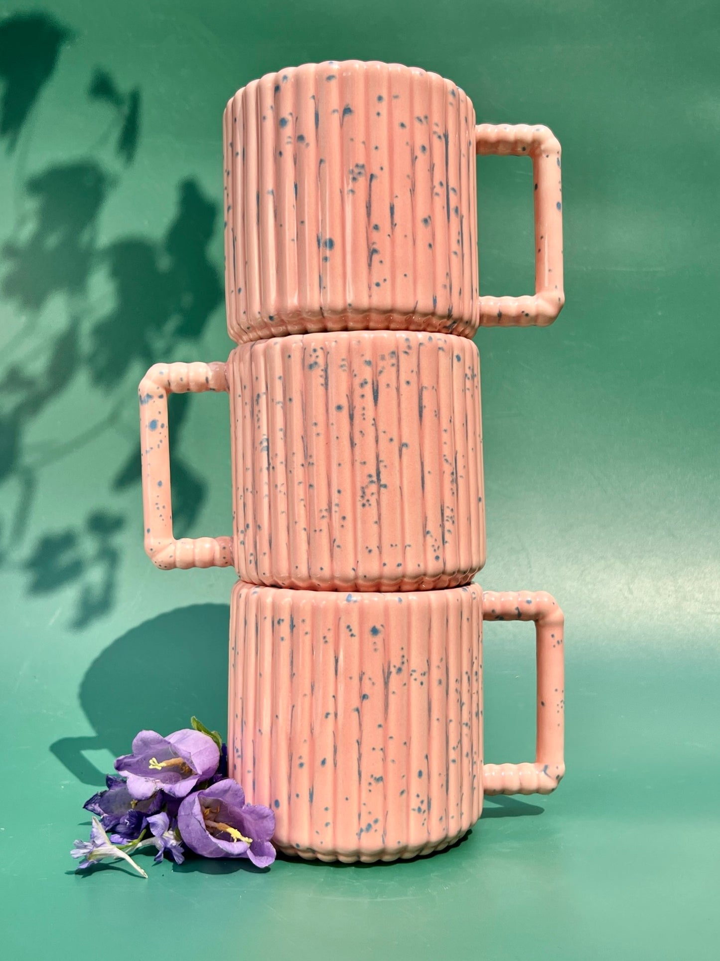 Gozarian Mug with Vertical Texture in Pink and Aqua Fleck