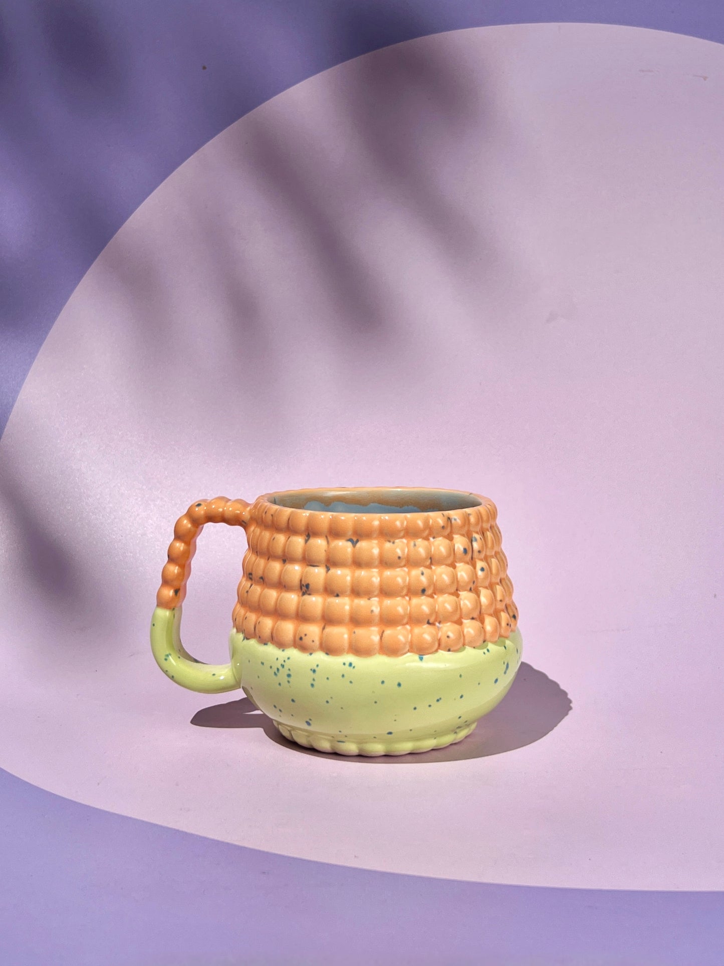 16oz Ludo Mug with Big Dimple Top in Peach Green Speck