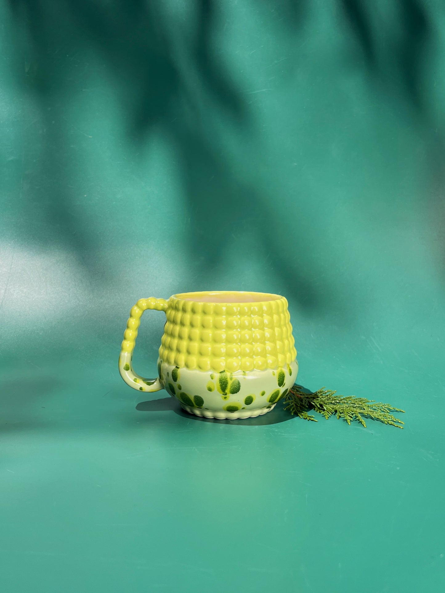16oz Ludo Mug with Big Dimple Top in Pickle Splotch
