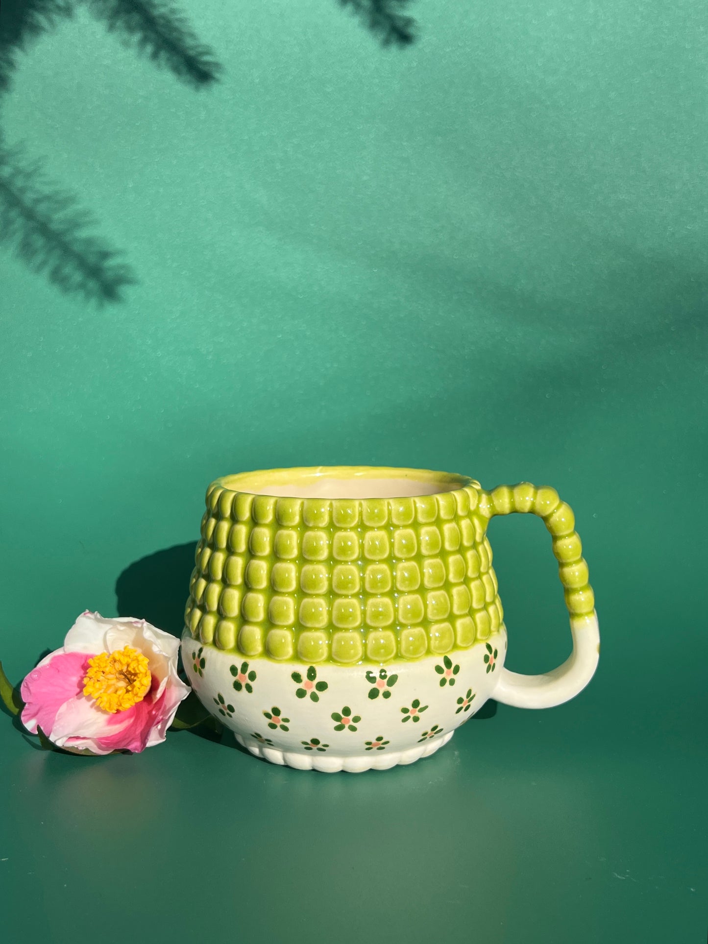 16oz Ludo Mug with Big Dimple Top in Green Flower