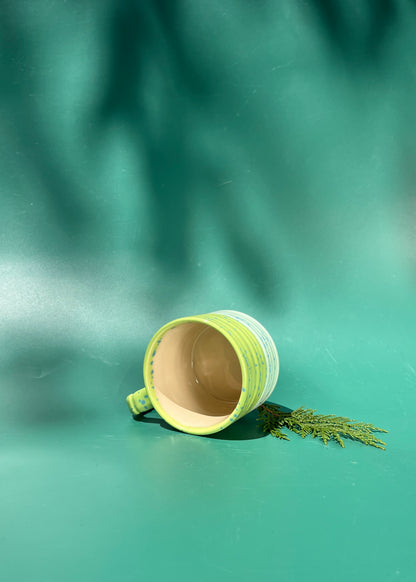 The 10oz Rizzo Mug with Horizontal Texture in Aqua Green Speckle