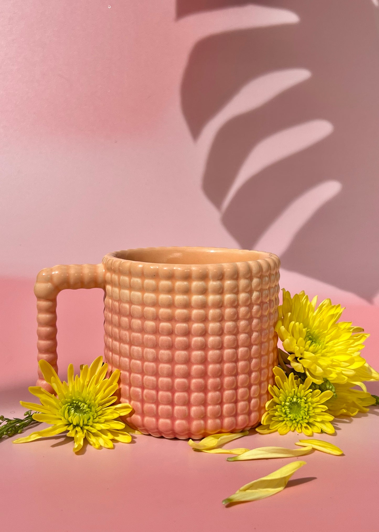 Gozarian Mug with Big Dimple Texture in Peach Pink Fade